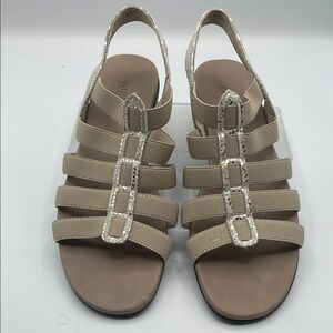Munro American Taupe Strappy Sandals, size 7 1/2